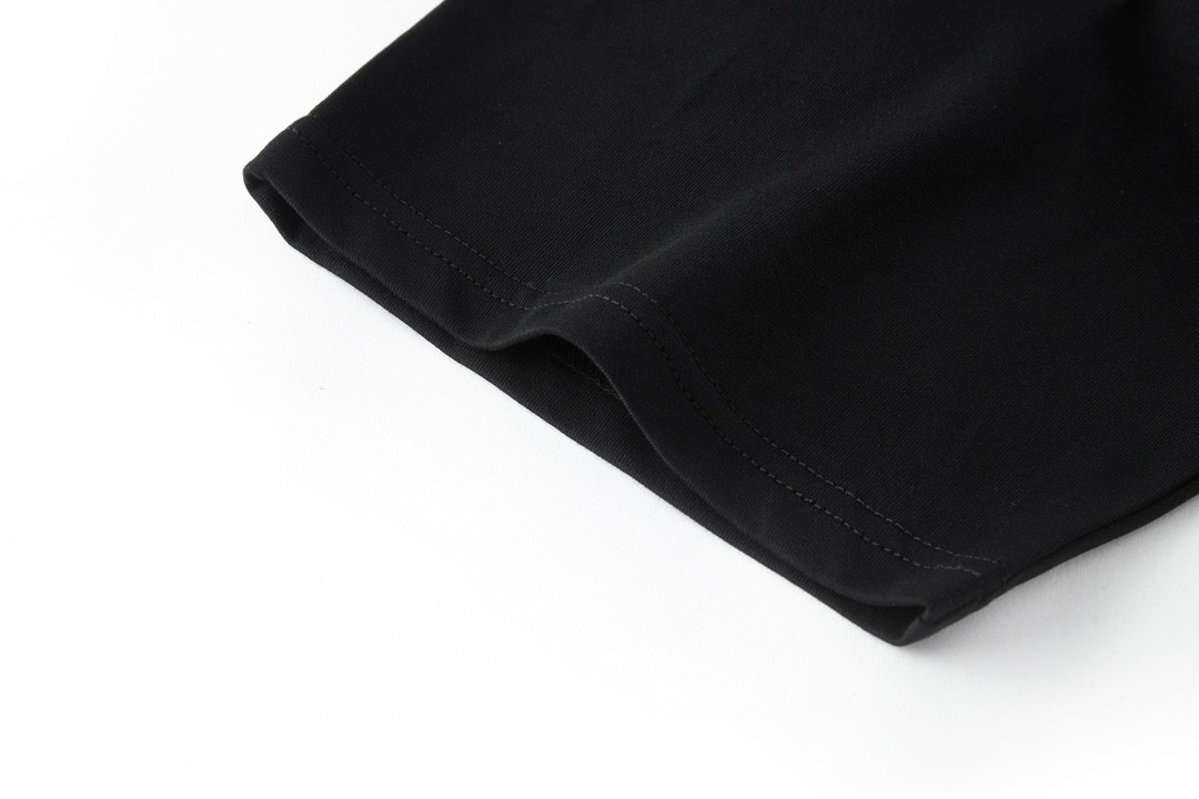 CELINE 赛琳 字母裂纹印花 短袖 T恤 圆领 夏款 黑色 2X73L671Q-38AW