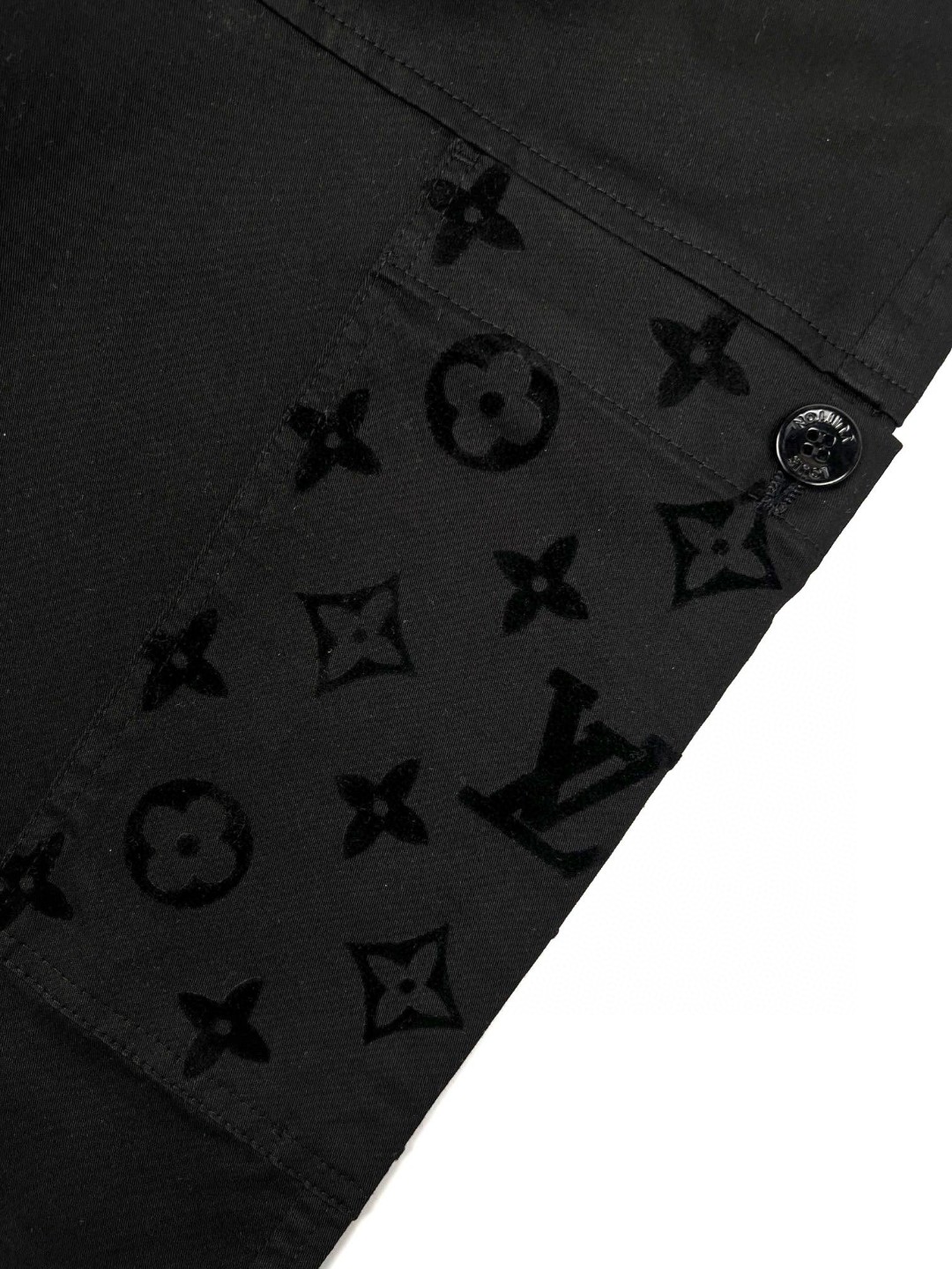 LOUIS VUITTON 路易威登 纯色植绒工装裤 休闲裤 裤子 长裤 男款 黑色 1AFATD