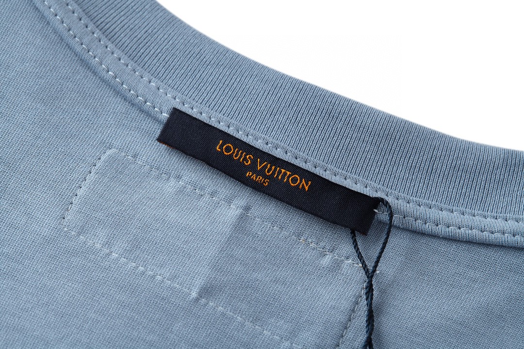 LOUIS VUITTON 路易威登 浮雕字母logo压花 套头 圆领 短袖 T 恤 上衣 夏款 蓝色 1ABIVM