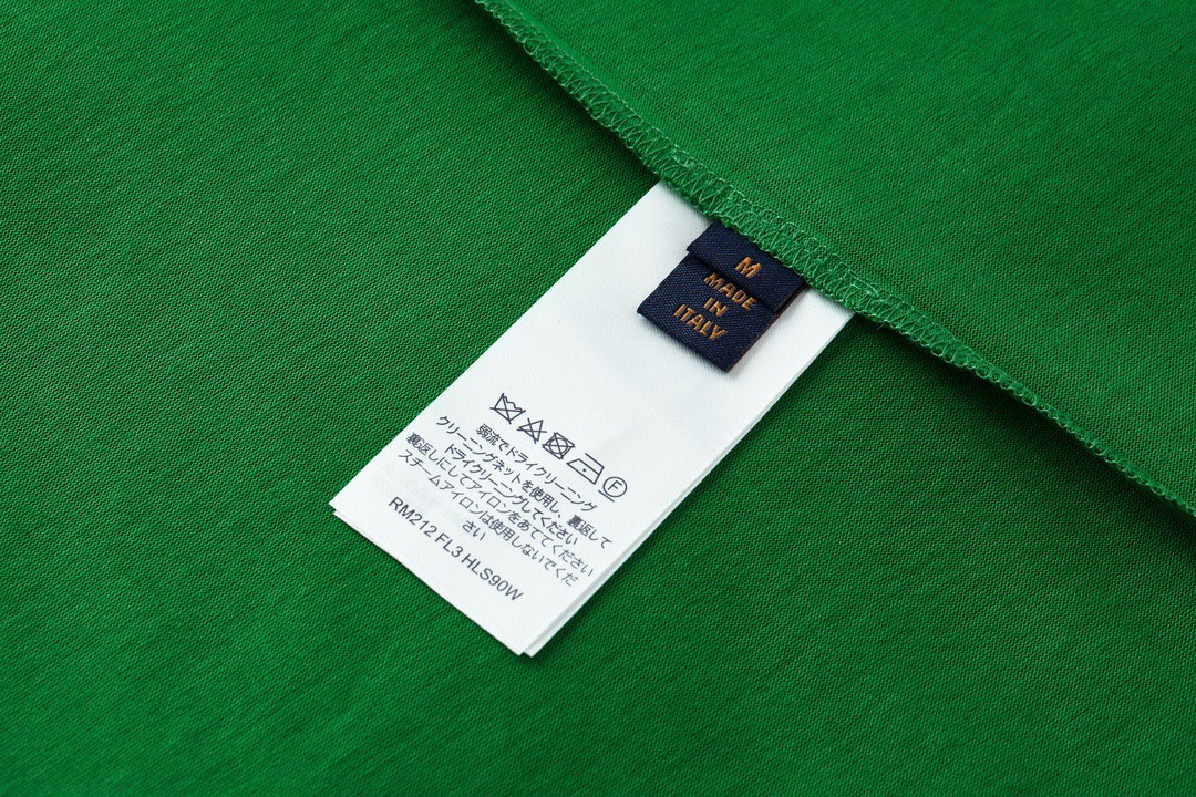 LOUIS VUITTON 路易威登 浮雕字母logo压花 套头 圆领 短袖 T 恤 上衣 夏款 绿色 1A96WY