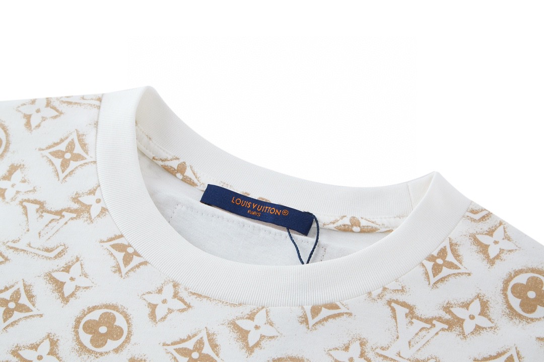 LOUIS VUITTON 路易威登 字母logo满印 套头 圆领 短袖 T 恤 上衣 夏款 米色 1ABJEA