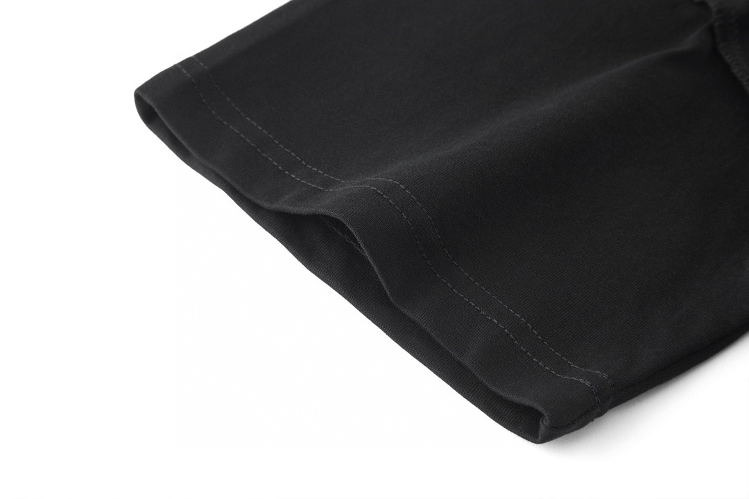 LOUIS VUITTON 路易威登 浮雕字母logo压花 套头 圆领 短袖 T 恤 上衣 夏款 黑色 1A96WN