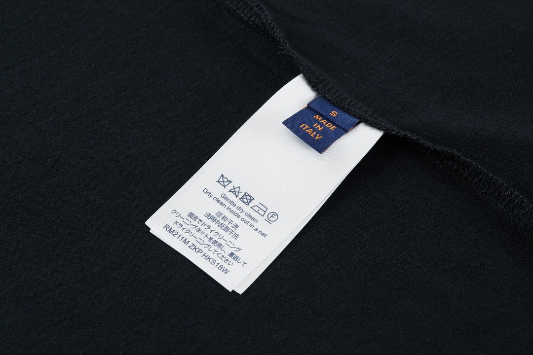 LOUIS VUITTON 路易威登 SS22 Monogram 满印渐变 套头 圆领 短袖 T 恤 上衣 夏款 黑色 7375