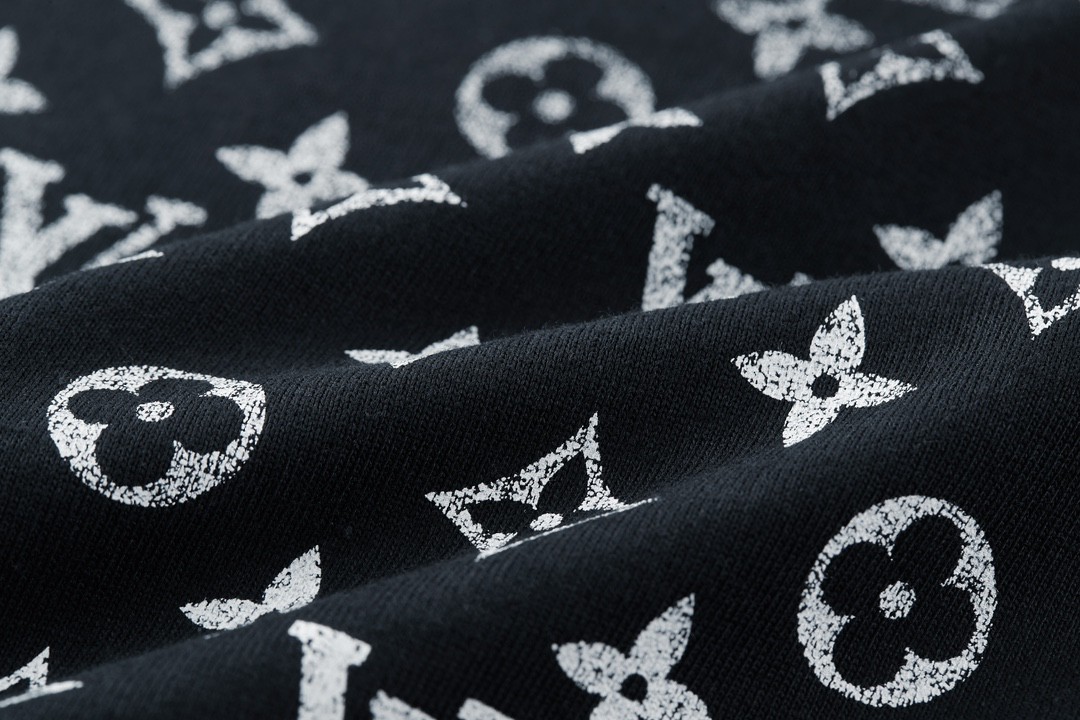 LOUIS VUITTON 路易威登 SS22 Monogram 满印渐变 套头 圆领 短袖 T 恤 上衣 夏款 黑色 7375