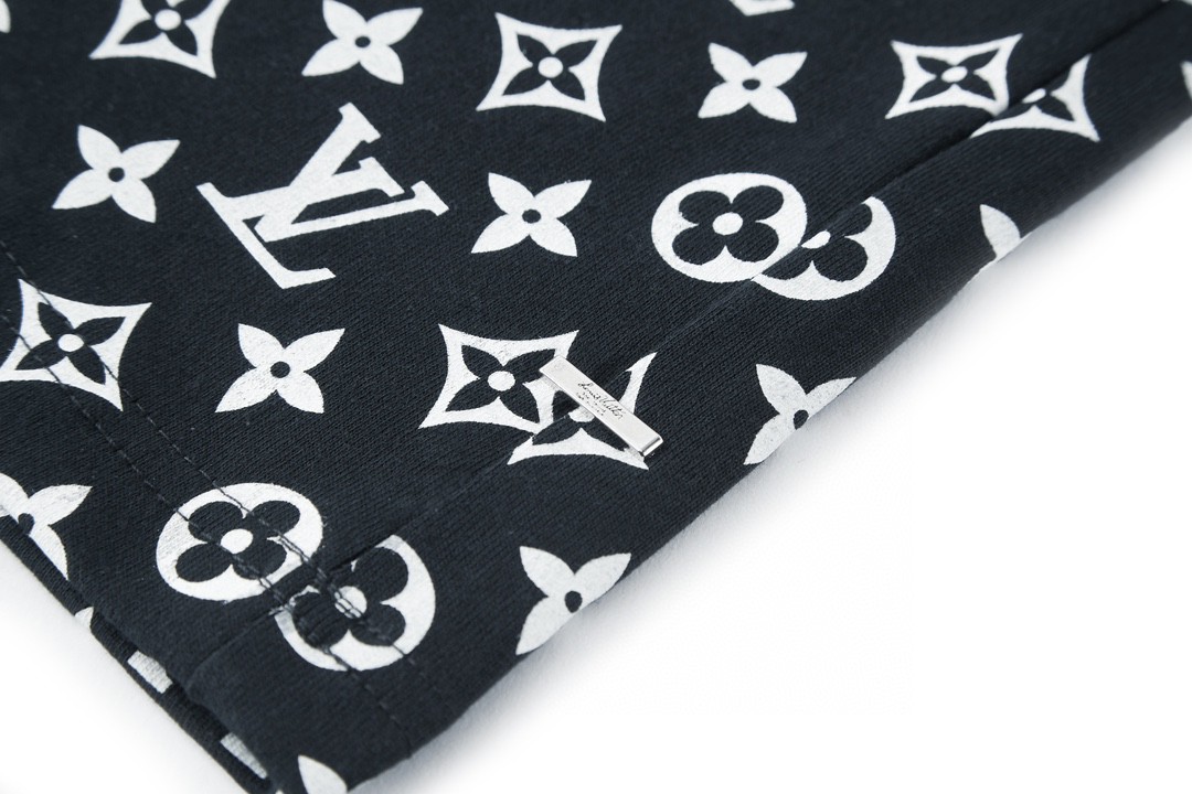 LOUIS VUITTON 路易威登 SS22 Monogram 满印渐变 套头 圆领 短袖 T 恤 上衣 夏款 黑色 7375
