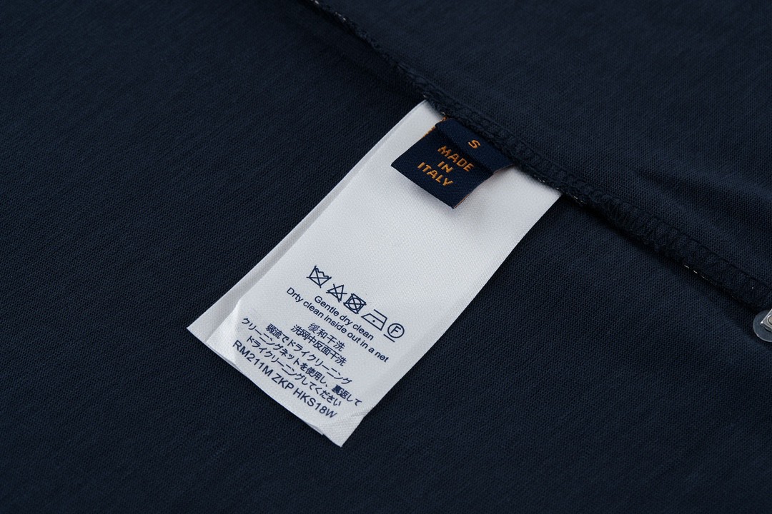 LOUIS VUITTON 路易威登 SS22 Monogram 满印渐变 套头 圆领 短袖 T 恤 上衣 夏款 藏青色 1A9G6O