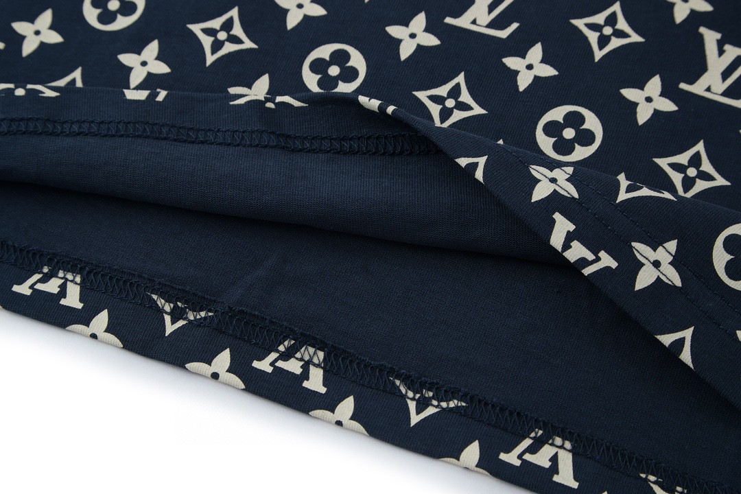 LOUIS VUITTON 路易威登 SS22 Monogram 满印渐变 套头 圆领 短袖 T 恤 上衣 夏款 藏青色 1A9G6O