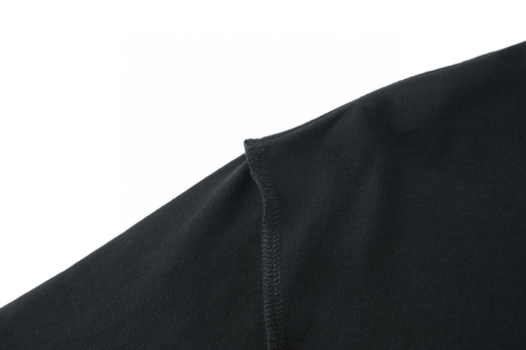 LOUIS VUITTON 路易威登 胸口金砖字母logo印花 套头 圆领 短袖 T 恤 上衣 夏款 黑色 