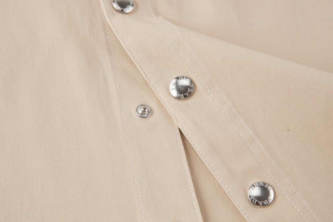 PRADA 普拉达 纯色logo徽标 牛仔衬衫 外套 长袖 卡其色 SC696-108I-F0241-S-232