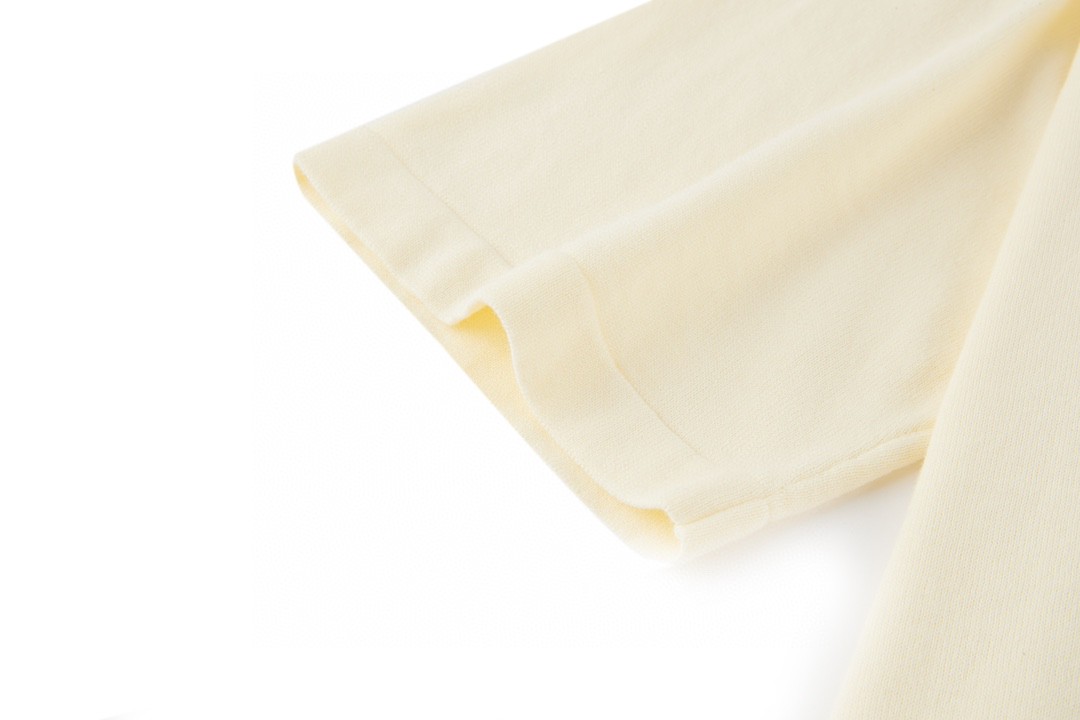 LOUIS VUITTON 路易威登 字母花卉图案 套头 圆领 短袖 T 恤 上衣 夏款 米色 1AFRDI