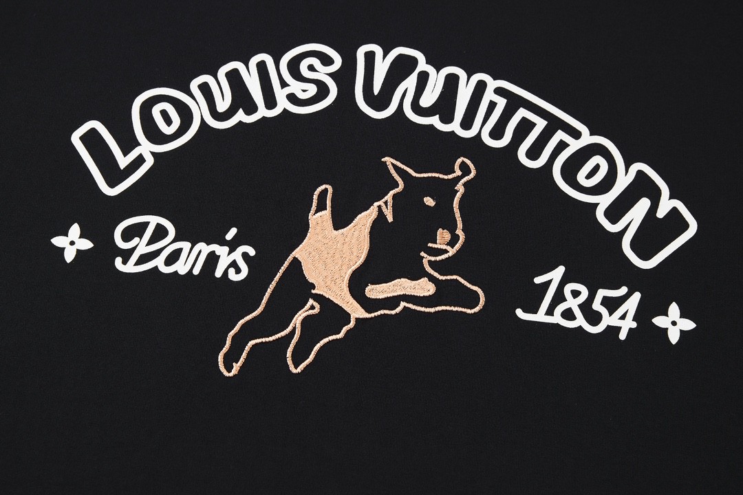 LOUIS VUITTON 路易威登 字母logo印花刺绣小狗图案 套头 圆领 短袖 T 恤 上衣 黑色 1AFQ67