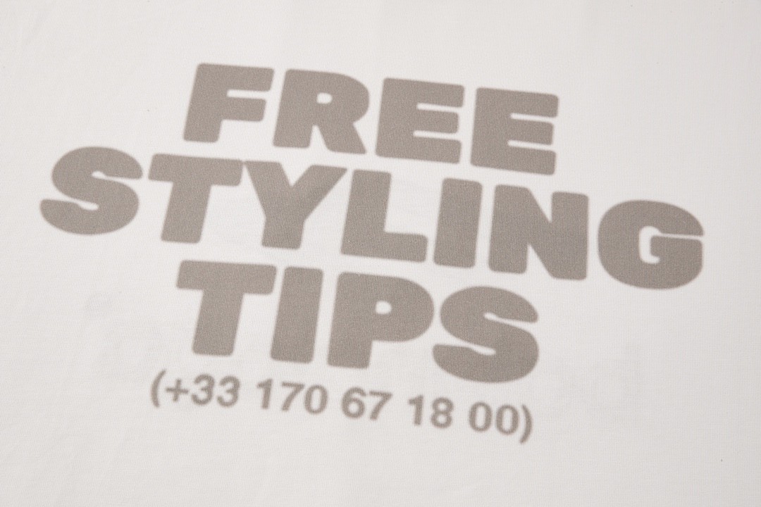 Balenciaga 巴黎世家 前后拼接字母logo印花短袖 T 恤 圆领 夏季 白色 