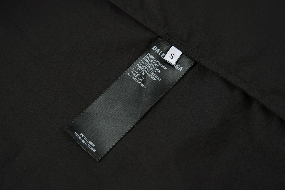 Balenciaga 巴黎世家 后背模糊字母logo印花短袖衬衫 夏季 黑色 790732TNM601000
