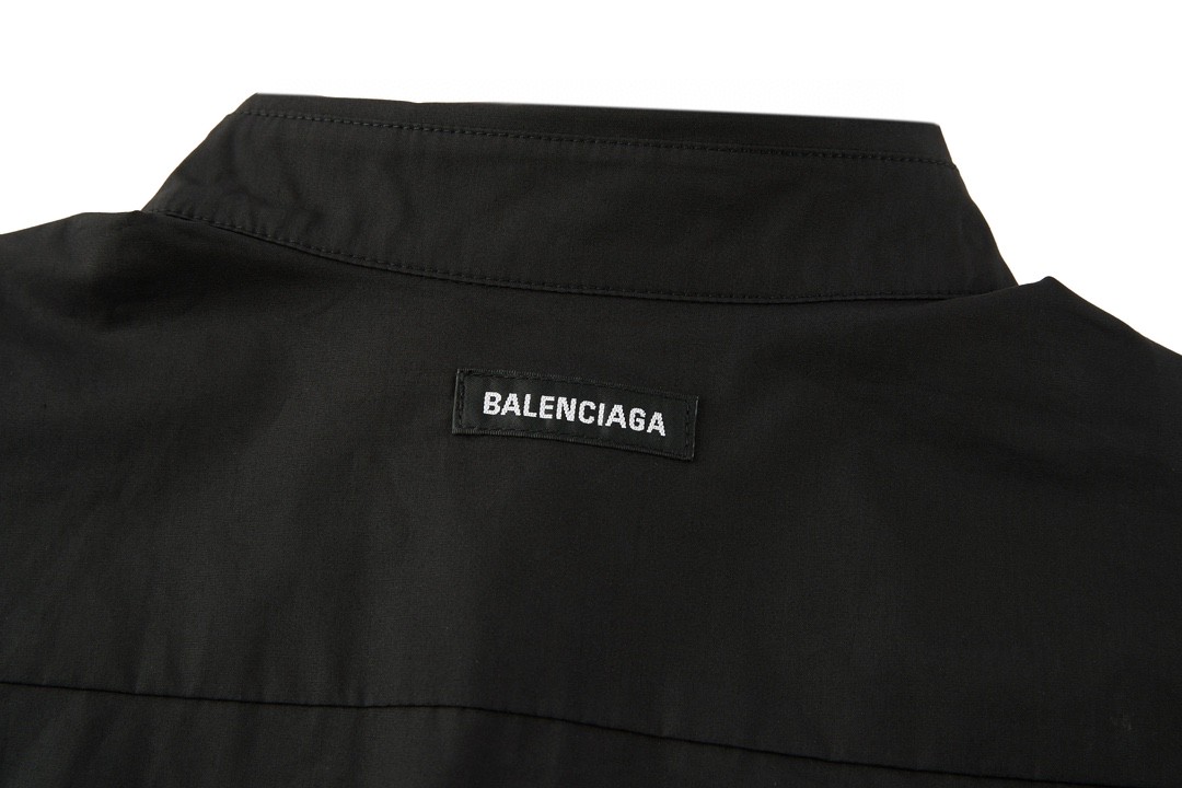 Balenciaga 巴黎世家 后背模糊字母logo印花短袖衬衫 夏季 黑色 790732TNM601000