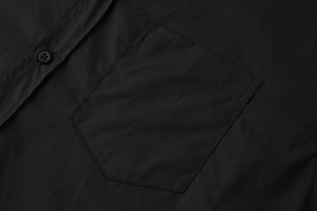 Balenciaga 巴黎世家 后背模糊字母logo印花短袖衬衫 夏季 黑色 790732TNM601000