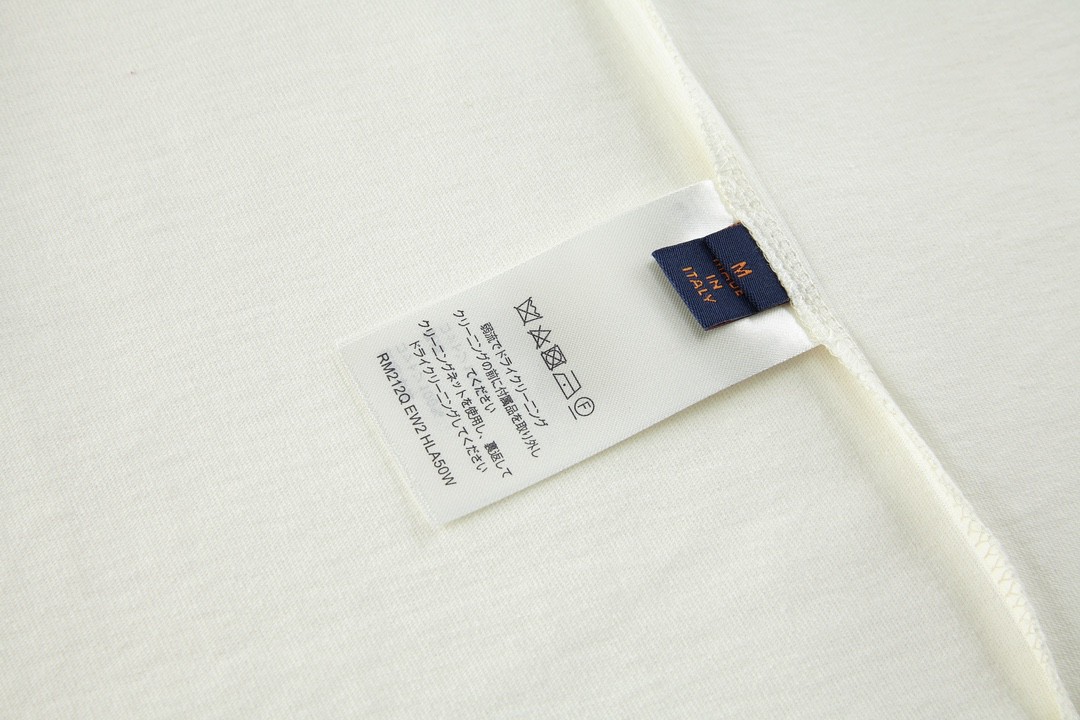 LOUIS VUITTON 路易威登 字母花卉图案印花 套头 圆领 短袖 T 恤 上衣 夏款 白色 1AAGWP