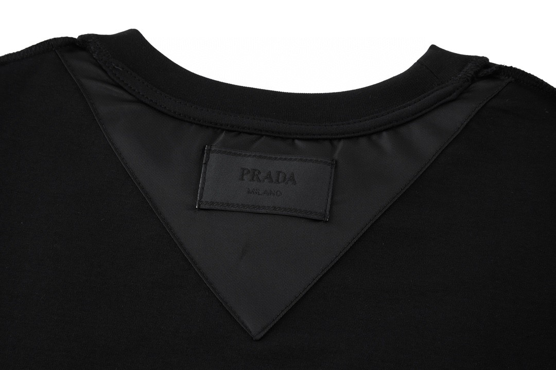 PRADA 普拉达 纯色尼龙拼接 圆领 短袖 T恤 黑色
