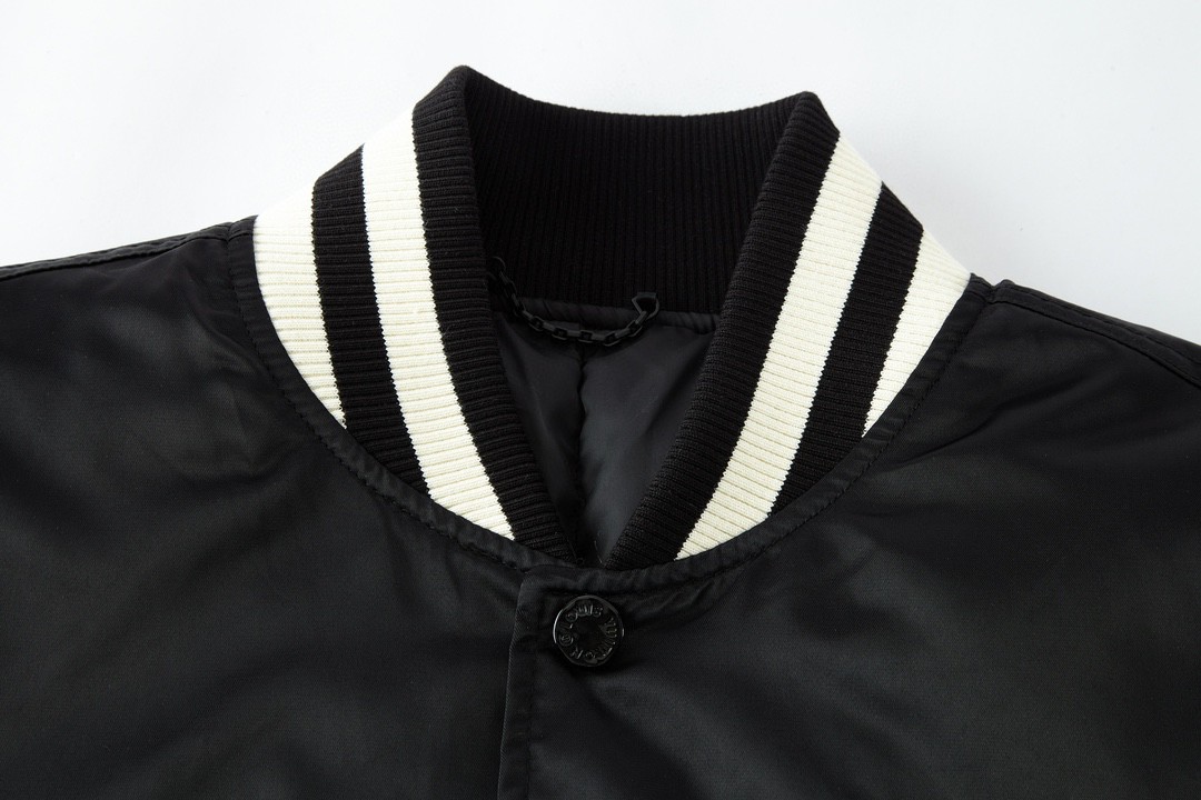 LOUIS VUITTON 路易威登 SS24 菲董联名系列 条纹字母刺绣水钻夹克 外套 棒球服 棉服 黑色 1AFHWP