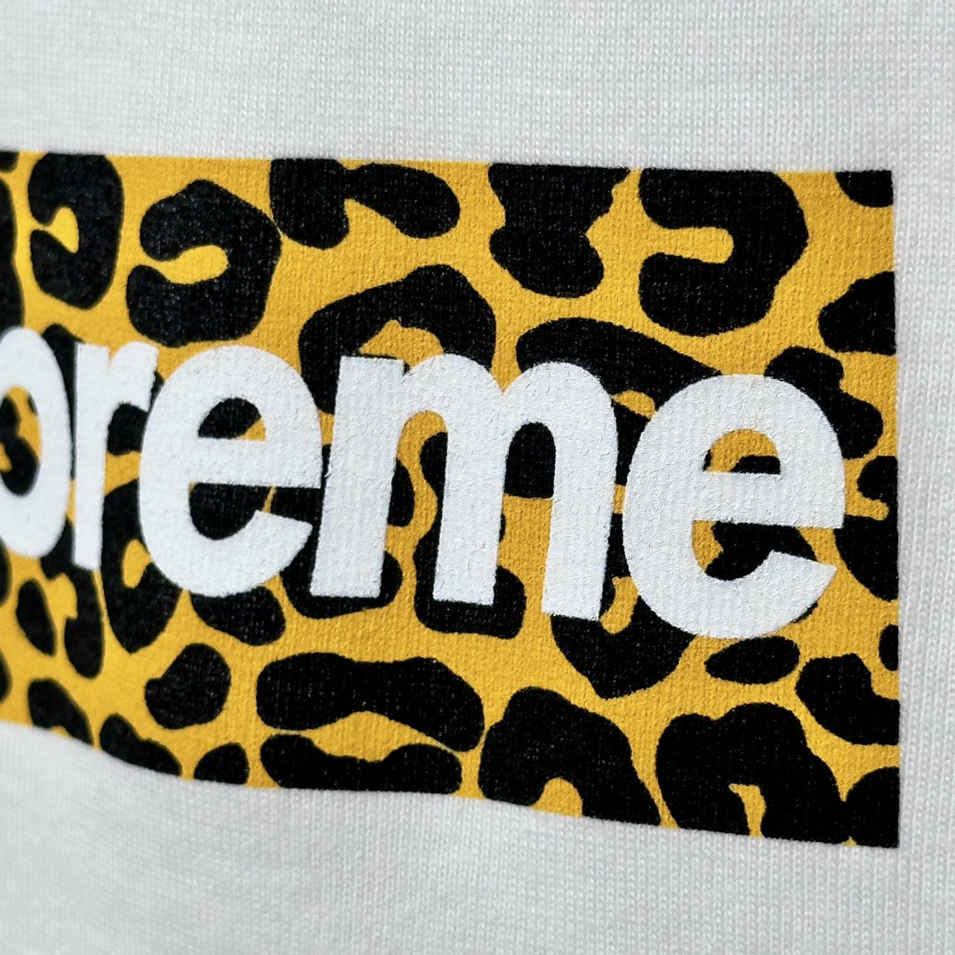 Supreme SS24 上海开业限定 豹纹Box Logo 短袖 T恤 白色 SUP-SS24-107