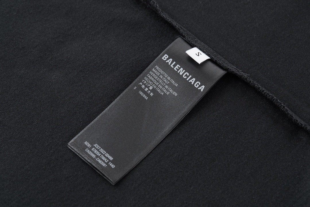 Balenciaga 巴黎世家 胶带遮挡字母logo印花短袖 T 恤 圆领 夏季 黑色 641675TNVG11089