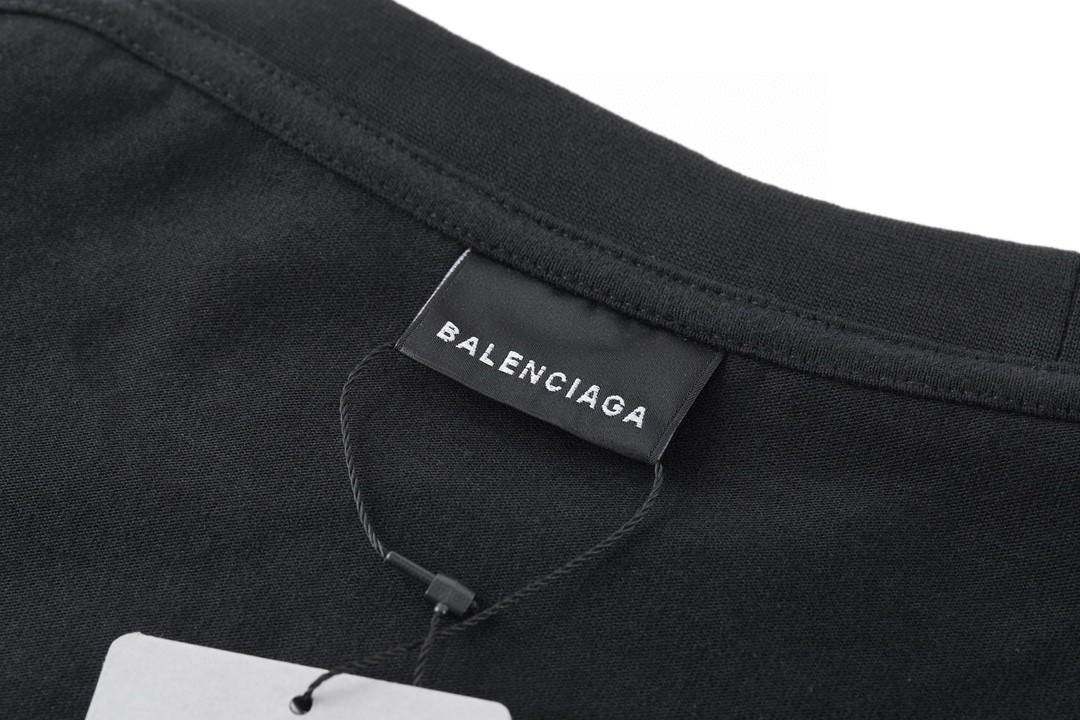 Balenciaga 巴黎世家 胶带遮挡字母logo印花短袖 T 恤 圆领 夏季 黑色 641675TNVG11089