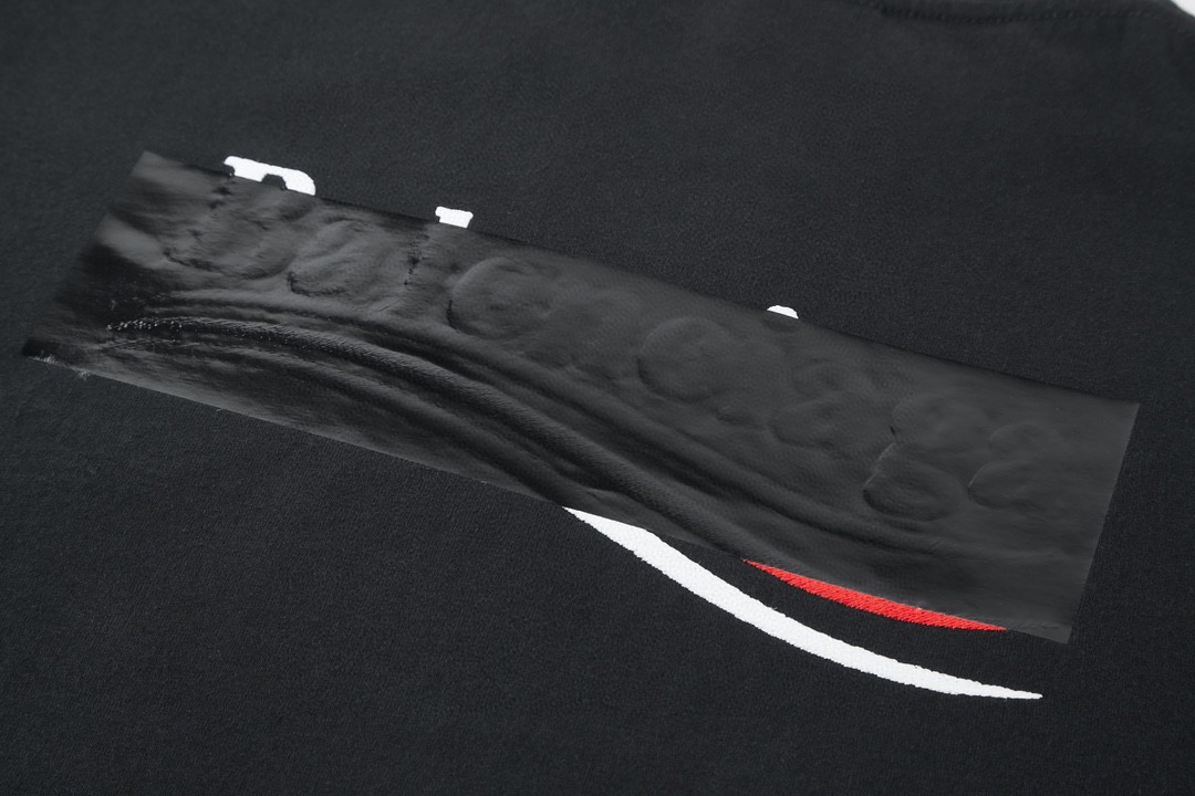 Balenciaga 巴黎世家 胶带遮挡字母logo印花短袖 T 恤 圆领 夏季 黑色 641675TNVG11089