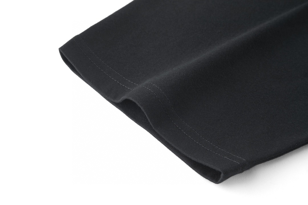 Balenciaga 巴黎世家 胶带遮挡字母logo印花短袖 T 恤 圆领 夏季 黑色 641675TNVG11089