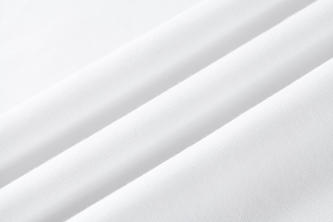 GUCCI 古驰 红漆 字母logo印花 短袖 T恤 圆领 套头 夏季 白色 785345-XJGKJ-9541