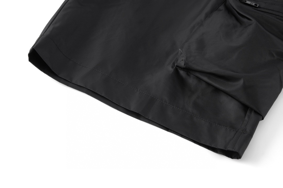 PRADA 普拉达 纯色大口袋拉链工装裤 裤子 短裤 黑色 