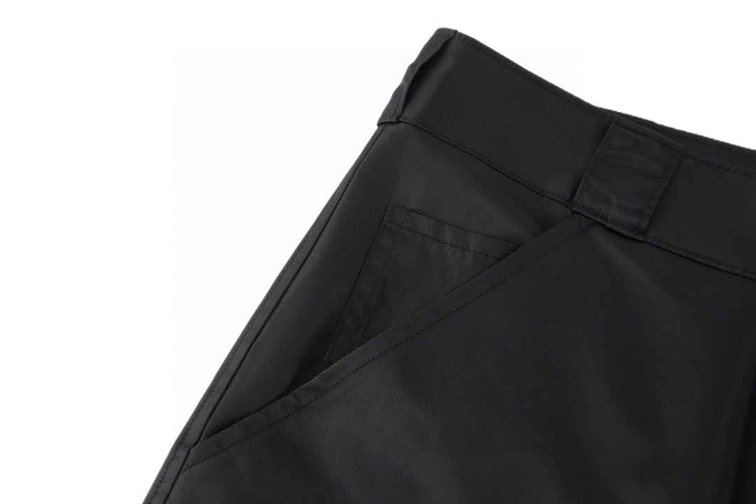 PRADA 普拉达 纯色大口袋拉链工装裤 裤子 短裤 黑色 