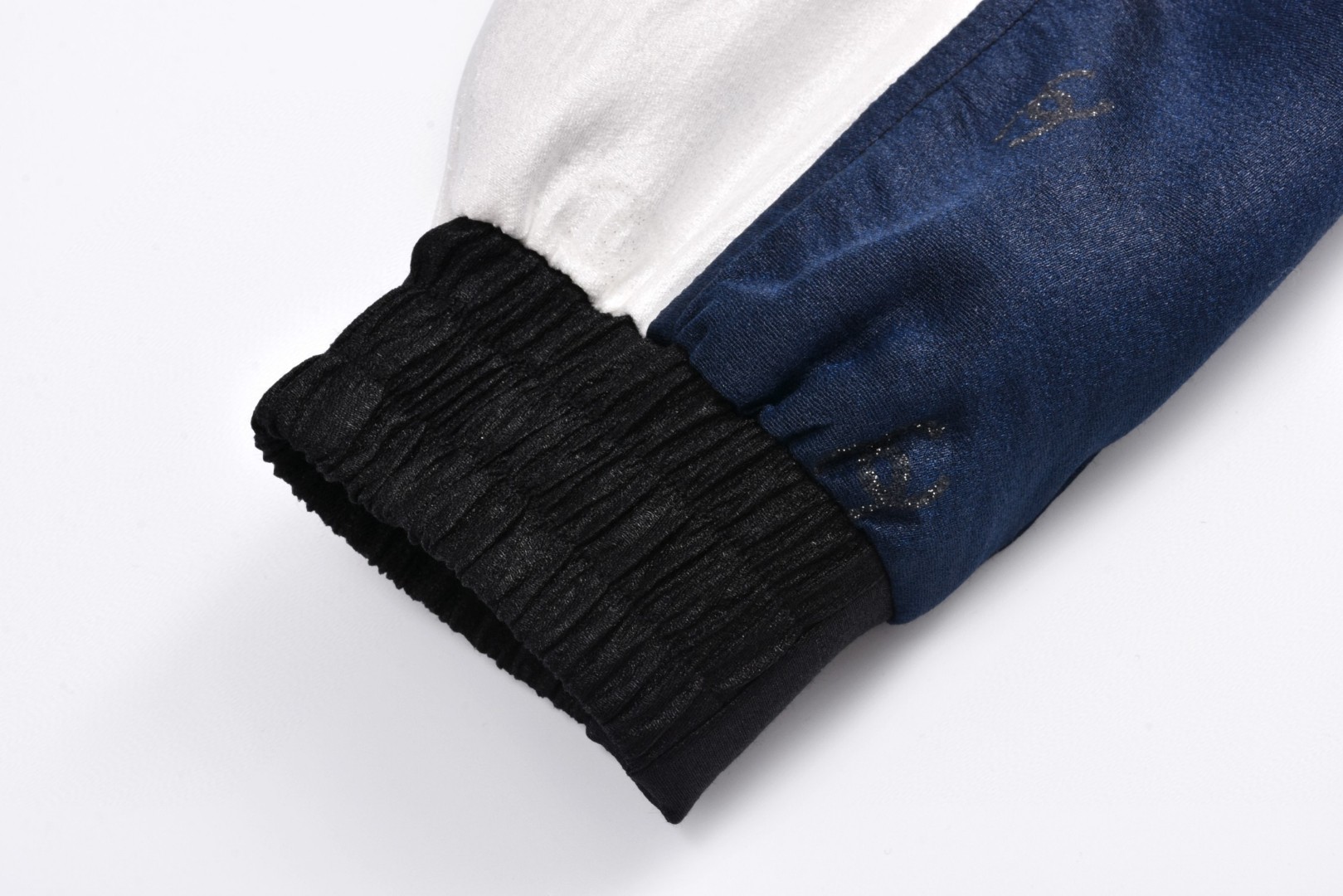 Chanel 香奈儿 拼色暗纹提花拉链夹克 外套 长袖 秋冬款 黑色