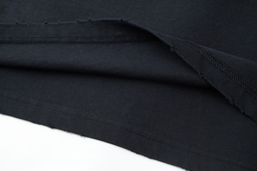 Balenciaga 巴黎世家 做旧钻石字母logo印花短袖 T 恤 圆领 夏季 黑色 787358TQVE81083