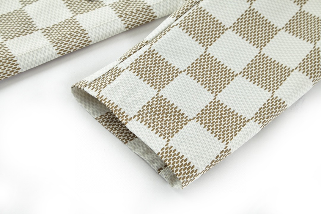 LOUIS VUITTON 路易威登 SS24 棋盘格翻领系扣翻袋工装夹克 外套 象牙白色 1AFJBM