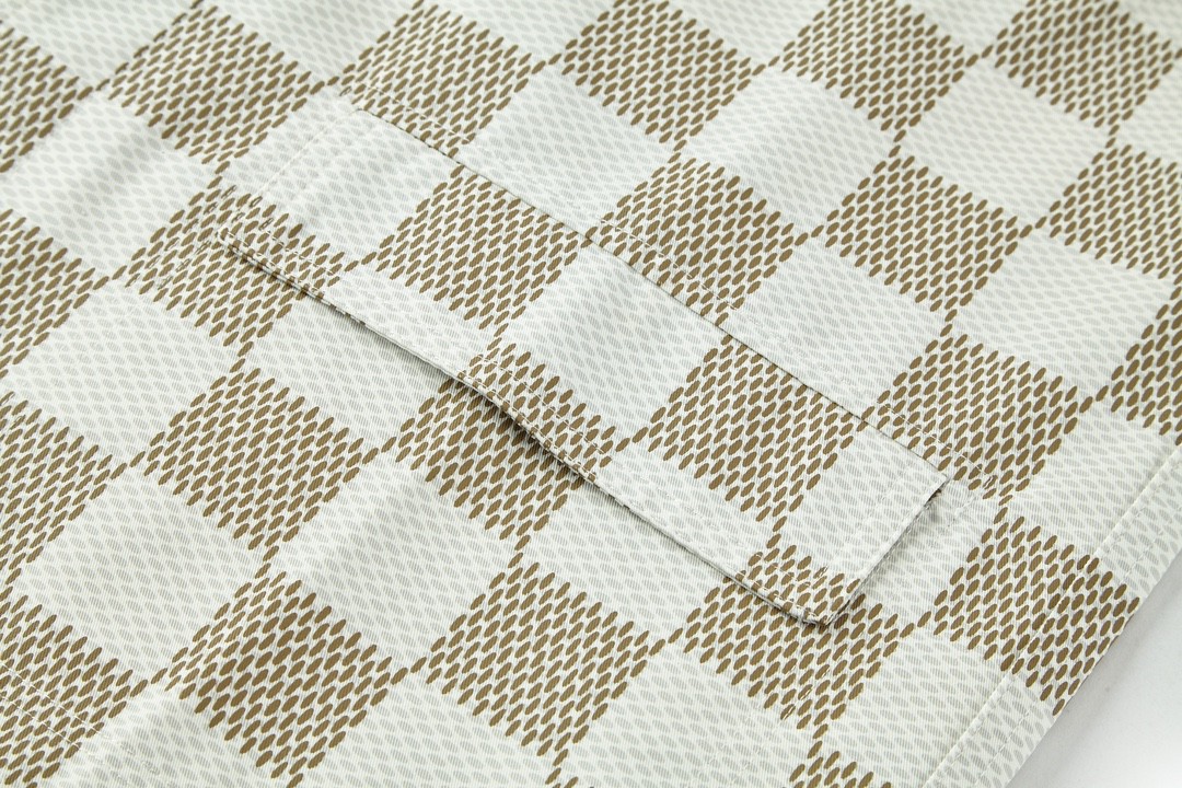 LOUIS VUITTON 路易威登 SS24 棋盘格翻领系扣翻袋工装夹克 外套 象牙白色 1AFJBM