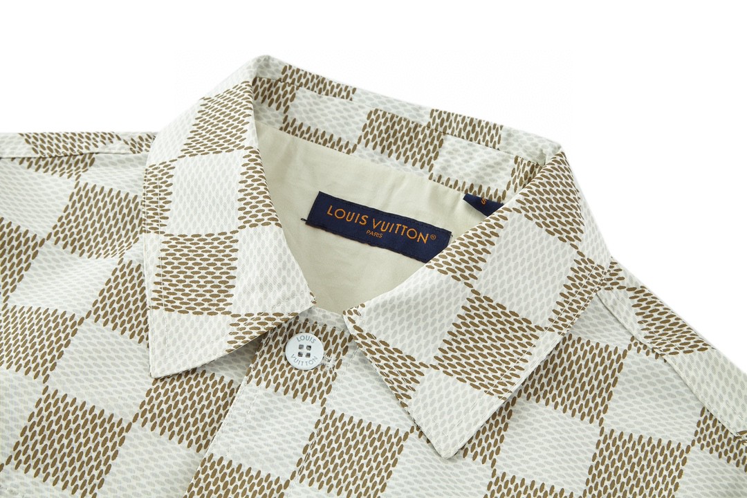 LOUIS VUITTON 路易威登 SS24 棋盘格翻领系扣翻袋工装夹克 外套 象牙白色 1AFJBM