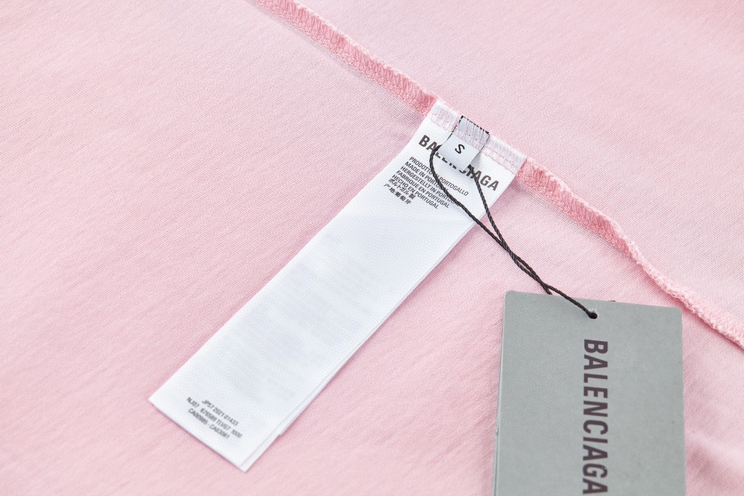 Balenciaga 巴黎世家 做旧晕染破洞梵文字母logo印花短袖 T 恤 圆领 夏季 粉色