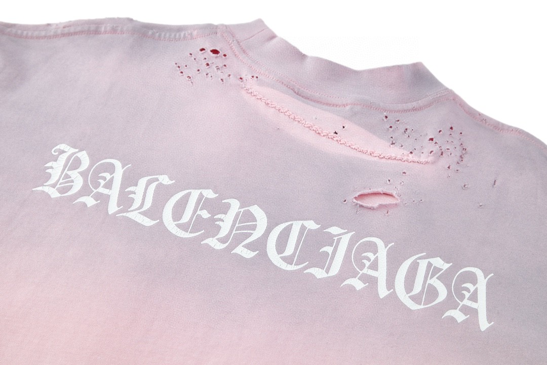 Balenciaga 巴黎世家 做旧晕染破洞梵文字母logo印花短袖 T 恤 圆领 夏季 粉色