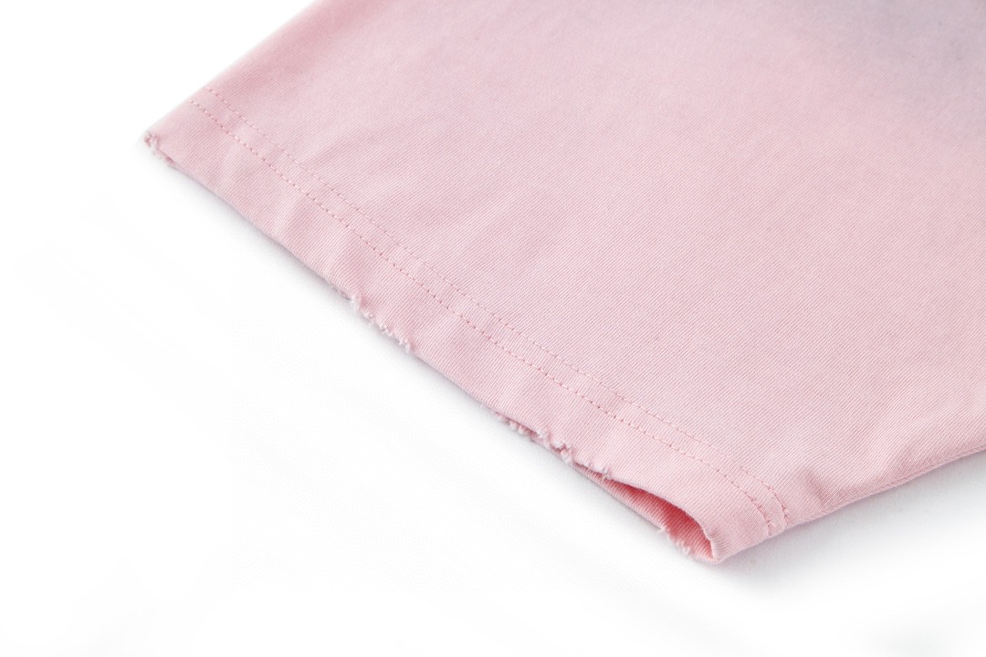 Balenciaga 巴黎世家 做旧晕染破洞梵文字母logo印花短袖 T 恤 圆领 夏季 粉色