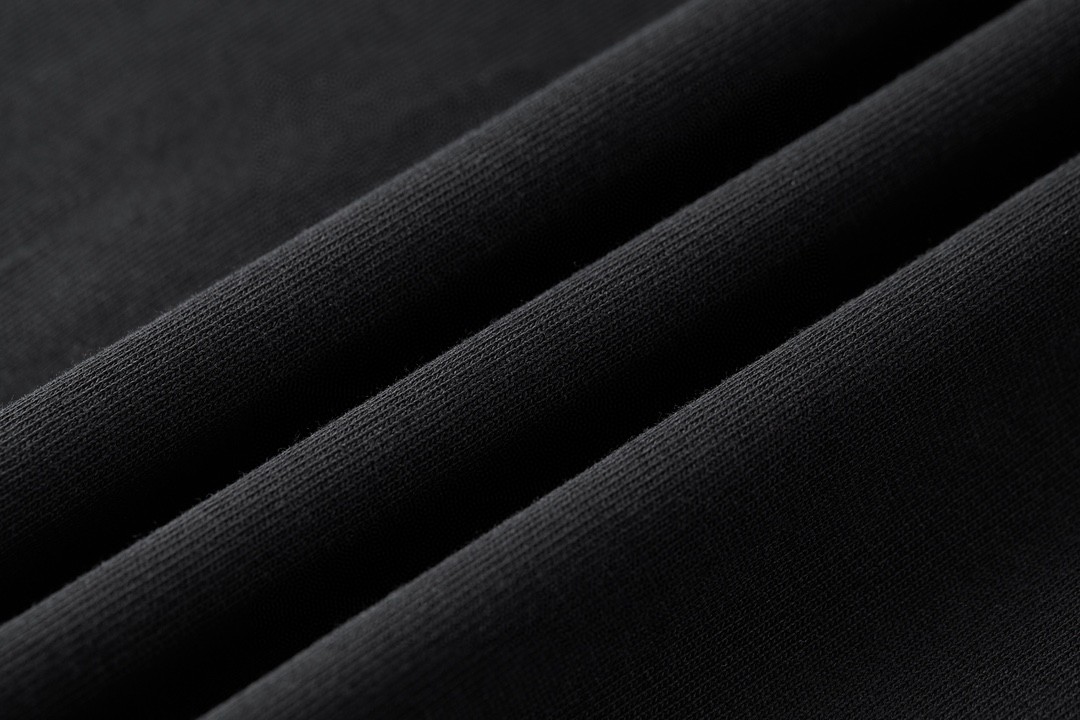 Balenciaga 巴黎世家 做旧破洞梵文字母logo印花短袖 T 恤 圆领 夏季 黑色 764235TQVJ81569