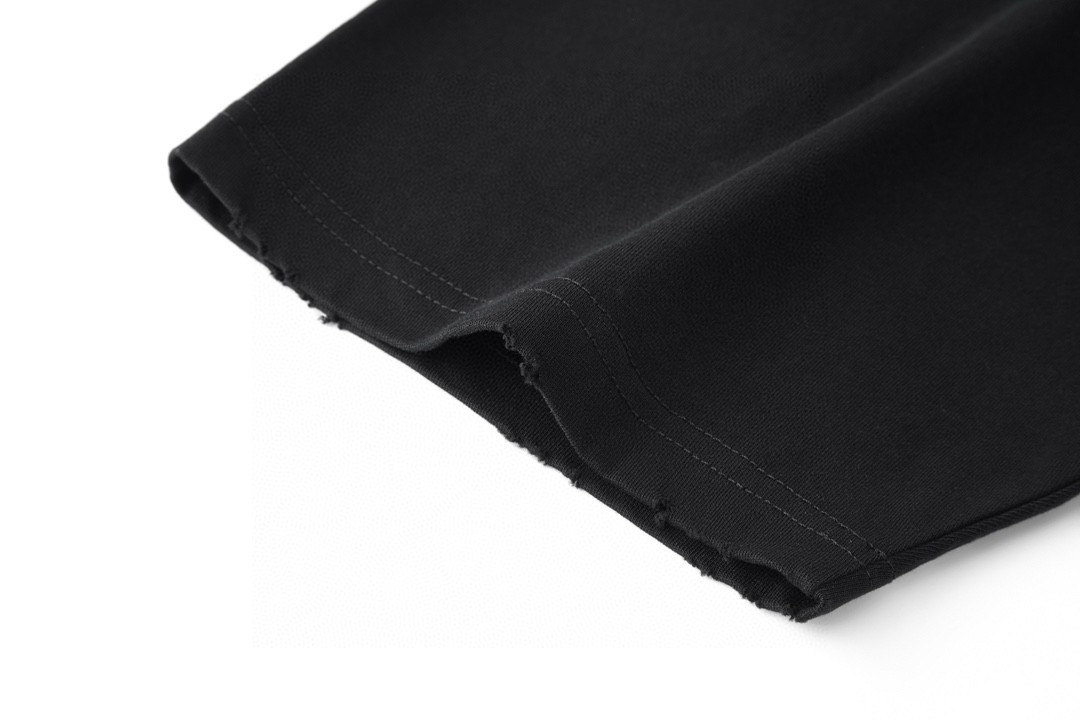 Balenciaga 巴黎世家 做旧破洞梵文字母logo印花短袖 T 恤 圆领 夏季 黑色 764235TQVJ81569