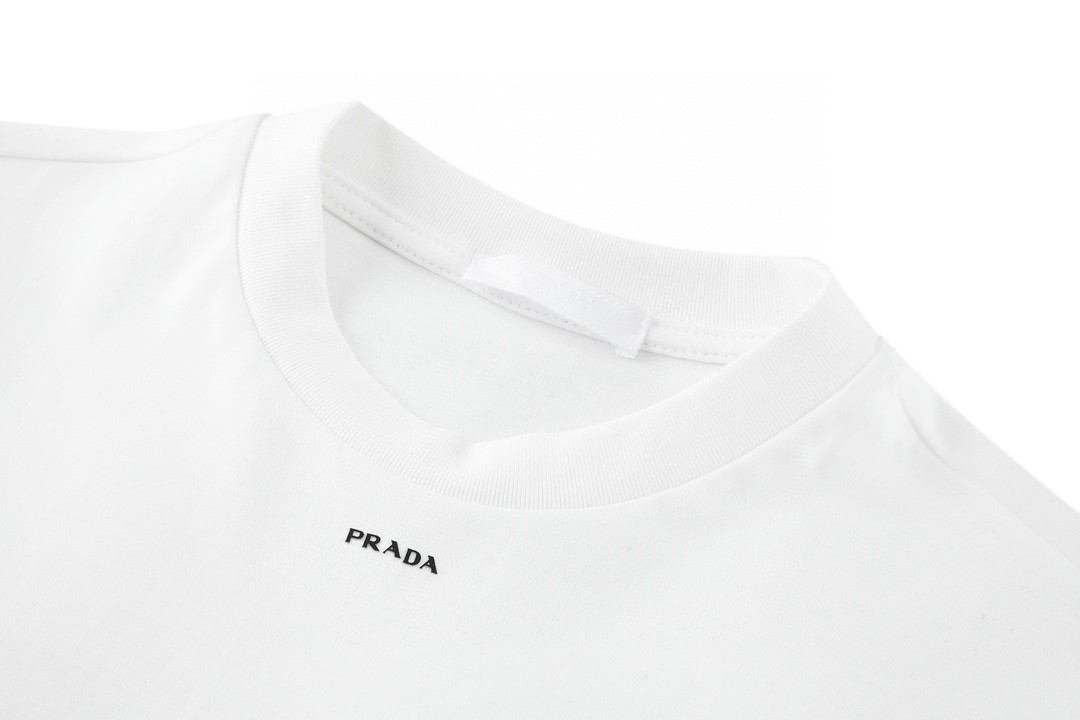 PRADA 普拉达 纯色领口小字母logo短袖 圆领 T恤 白色 