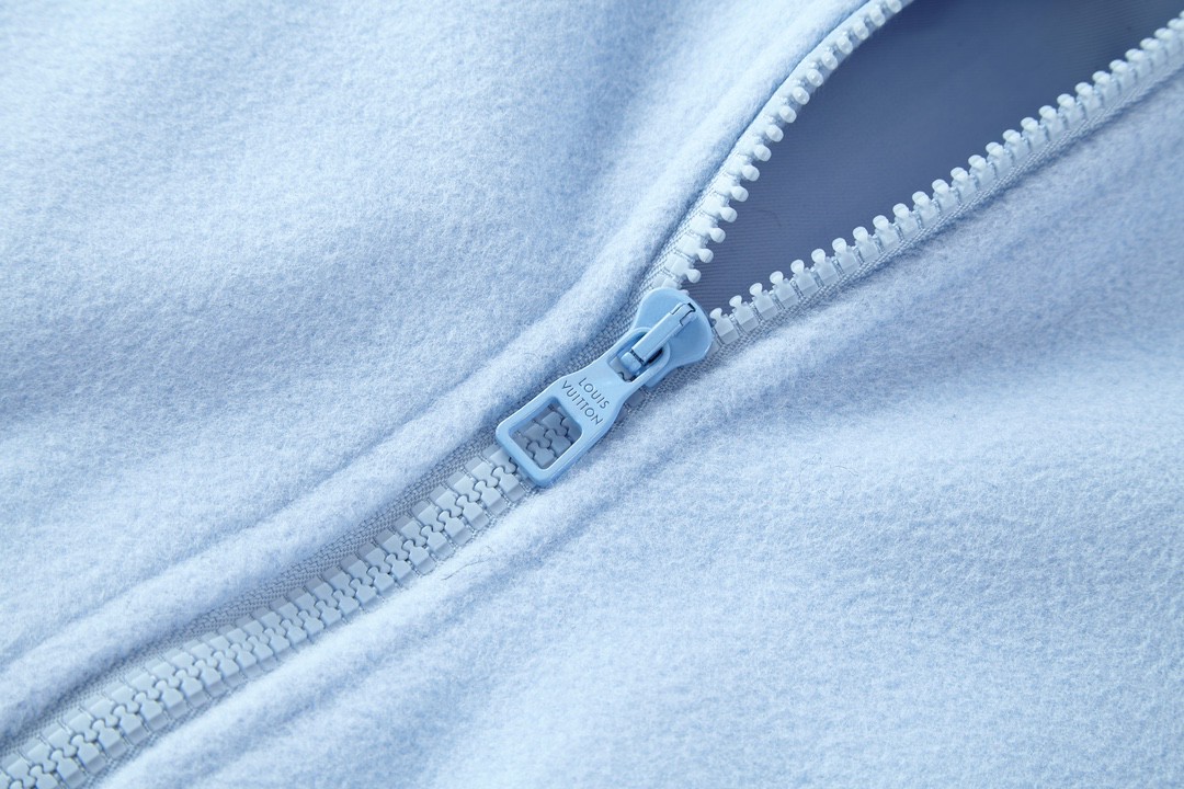 LOUIS VUITTON 路易威登 SS24 拼色字母珍珠刺绣拉链羊毛夹克 外套 棒球服 蓝色 1AFAJE