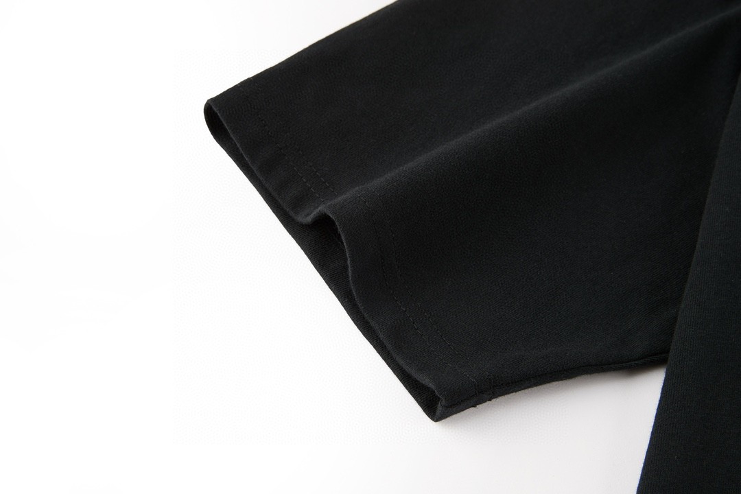 Balenciaga 巴黎世家 纯色后背水钻字母logo印花短袖 T 恤 圆领 夏季 黑色 641655TPVP71000