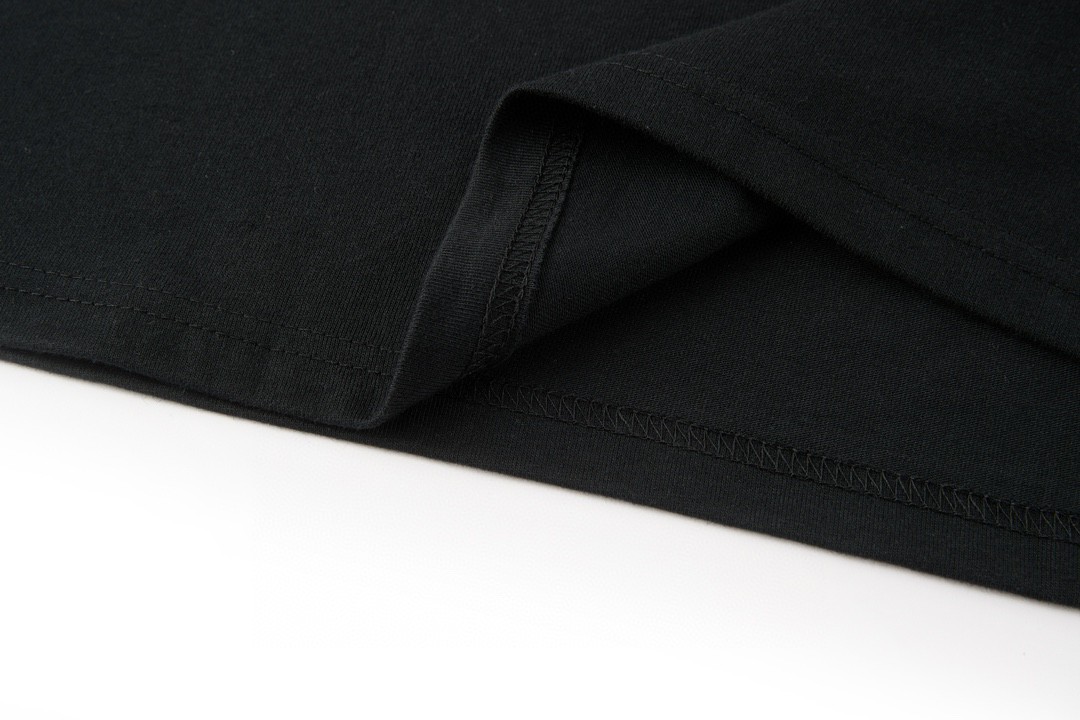 Balenciaga 巴黎世家 纯色后背水钻字母logo印花短袖 T 恤 圆领 夏季 黑色 641655TPVP71000