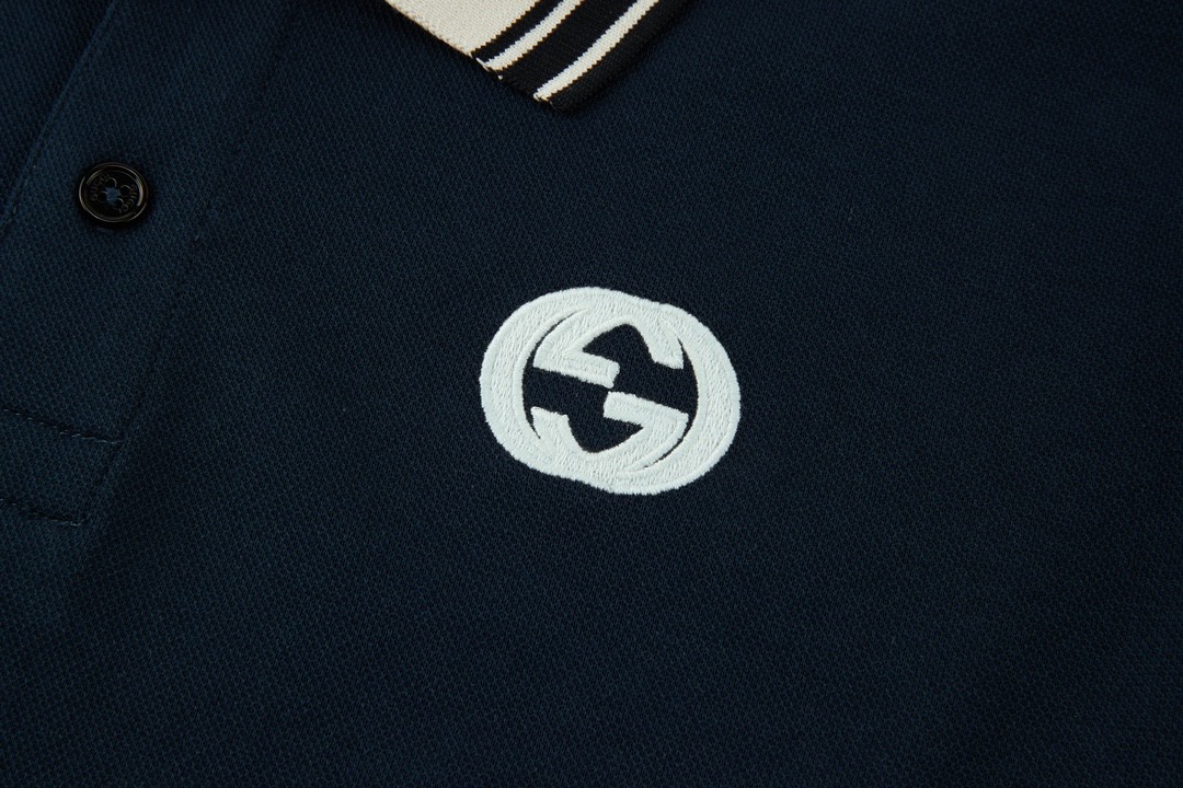 GUCCI 古驰 胸口刺绣logo条纹边饰Polo衫 短袖 T恤 夏季 深蓝色 768641-XJF47-6429