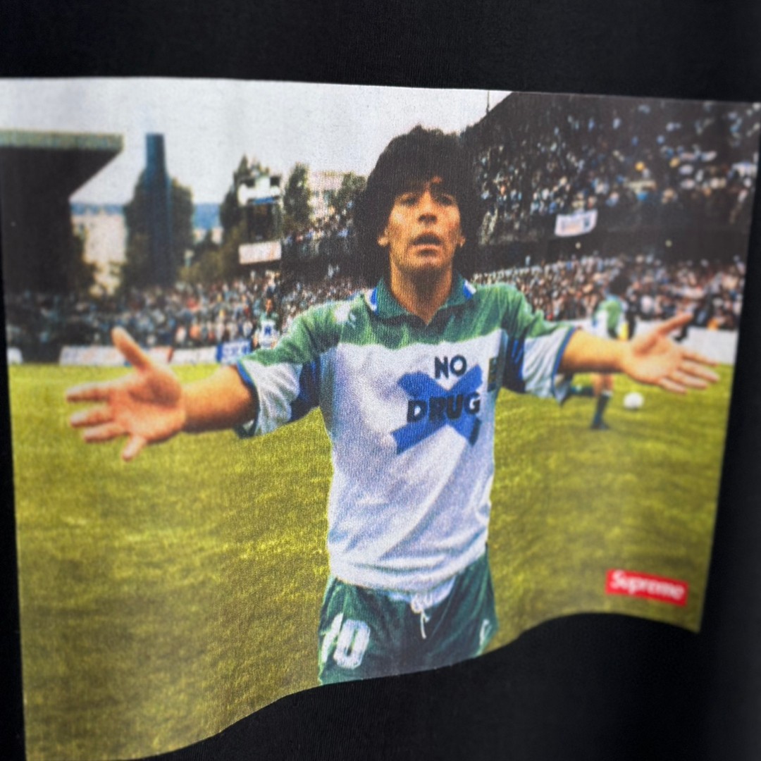 Supreme 马拉多纳 No Drug人物TEE 短袖 T恤 黑色 白色 SUP-SS24-003