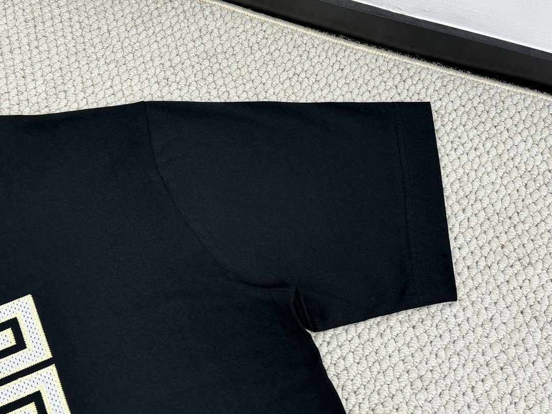 Givenchy 纪梵希 刺绣字母logo图案 T恤 短袖 套头 夏款 黑色