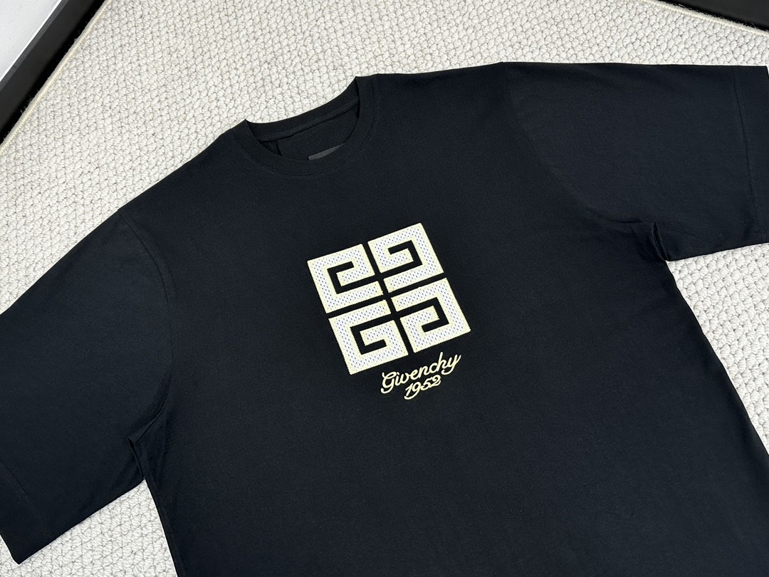 Givenchy 纪梵希 刺绣字母logo图案 T恤 短袖 套头 夏款 黑色