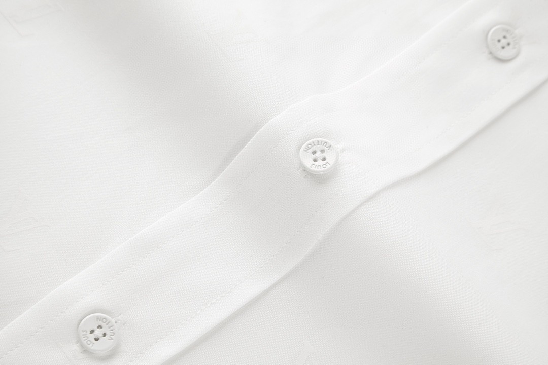 LOUIS VUITTON 路易威登 满印字母logo衬衫 长袖 白色 