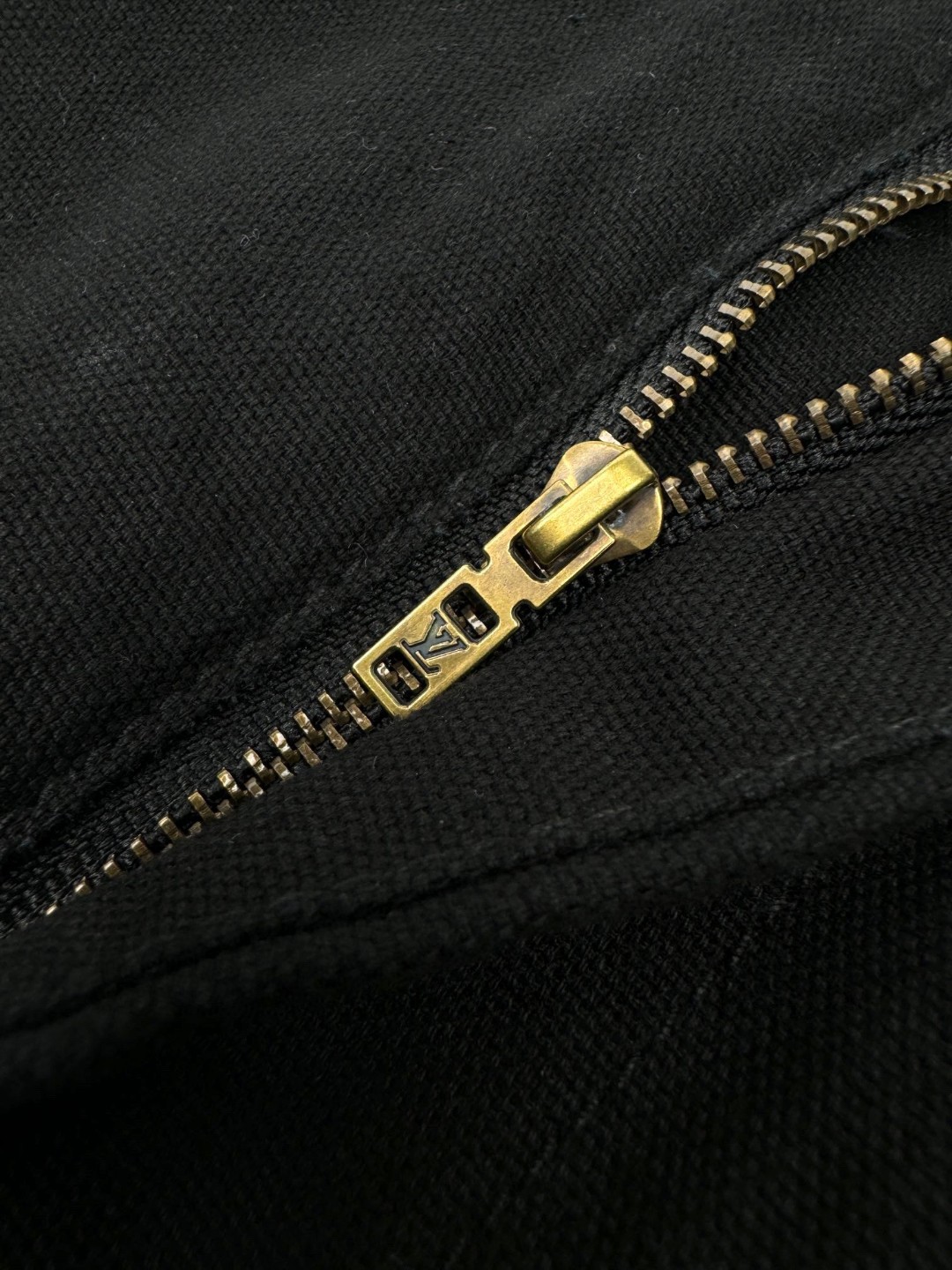 LOUIS VUITTON 路易威登 SS24 菲董联名系列 纯色Logo字母饰钉口袋工装裤 短裤 五分裤 裤子 休闲裤 黑色 1AFJ54